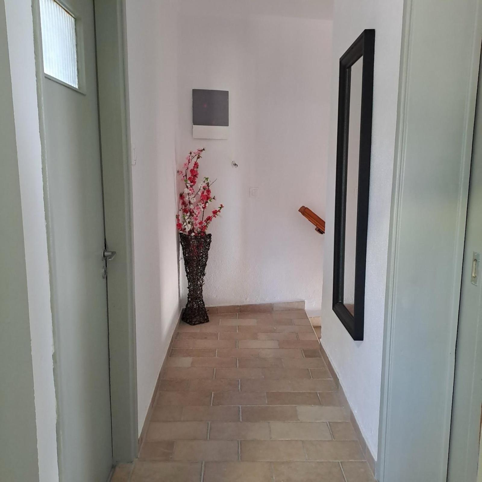Apartment Square